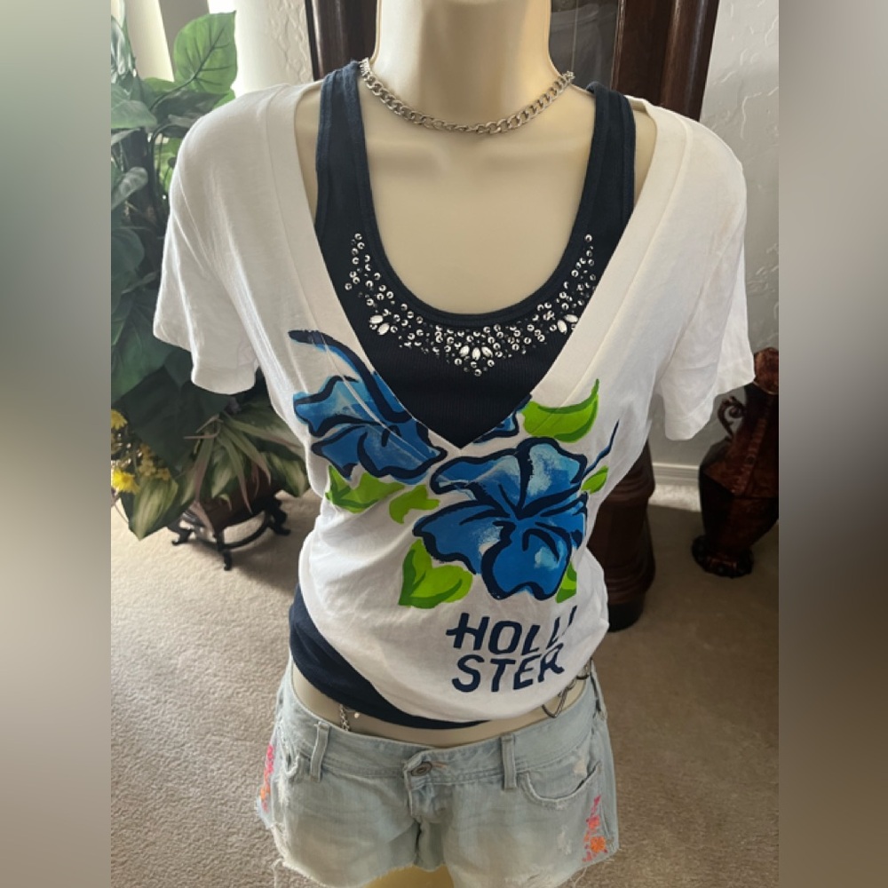 NWT Y2K Vintage Hollister V-neck top short sleeve - Picture 3 of 16
